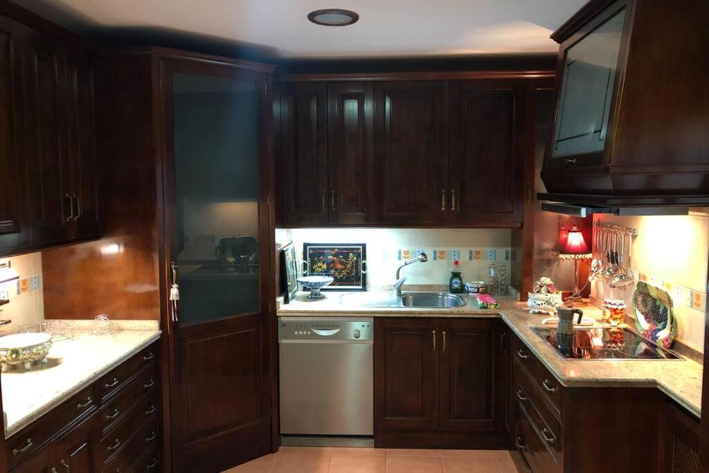 Casa En Granada Con Hermoso Jardin, Parking Calle 외부 사진